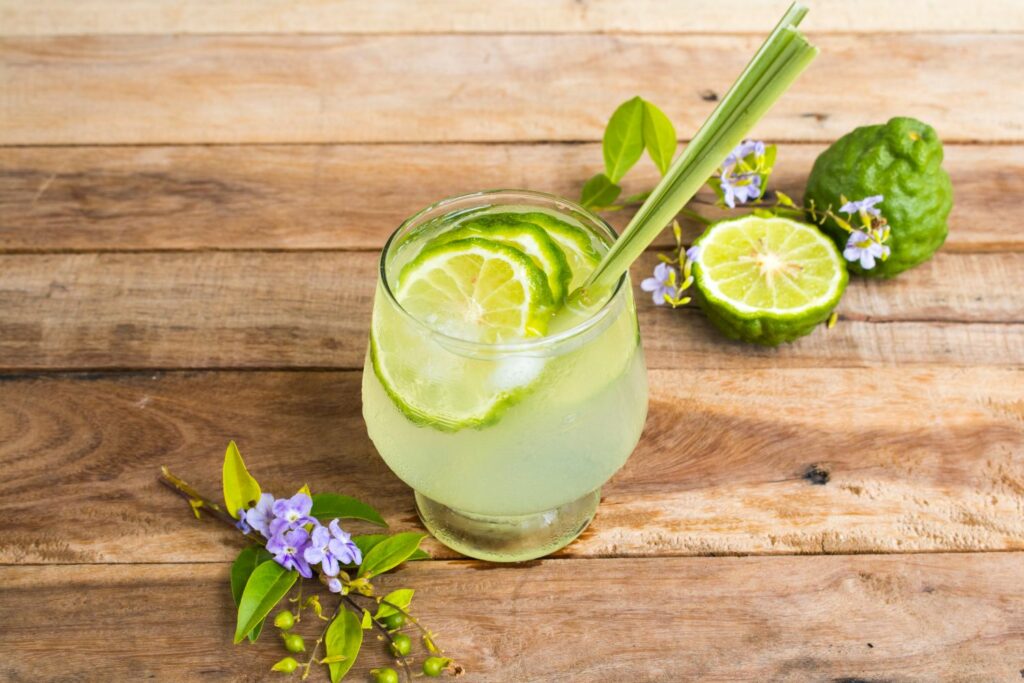 Lime cocktail with lemongrass