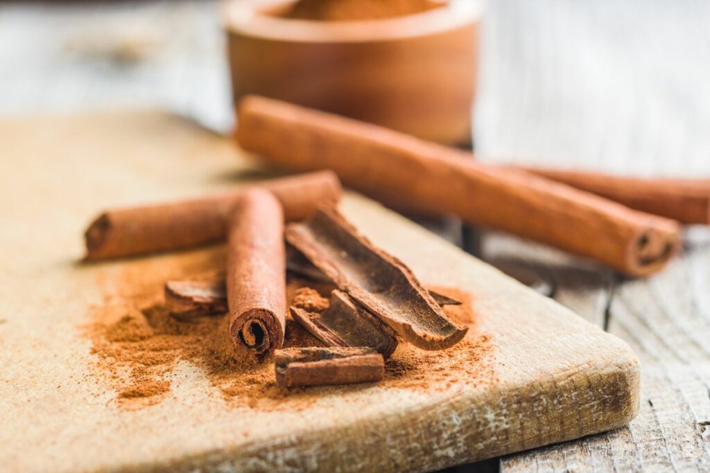 Cinnamon stick and powder