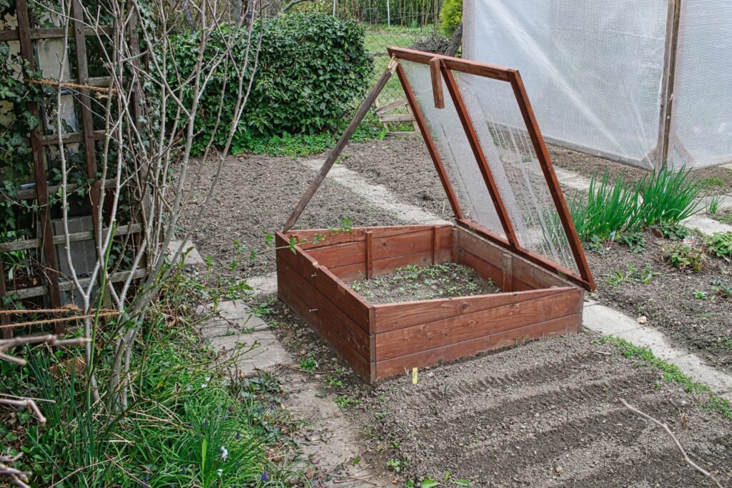 Cold frame for making a hotbed